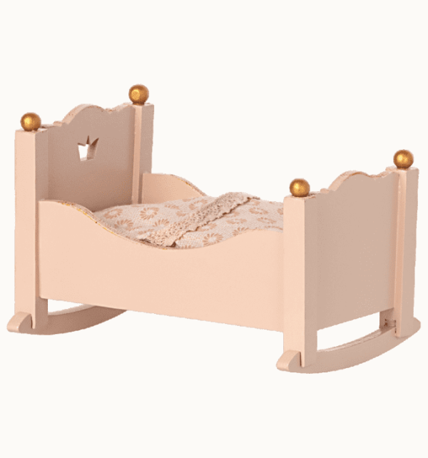 Cradle, Rose