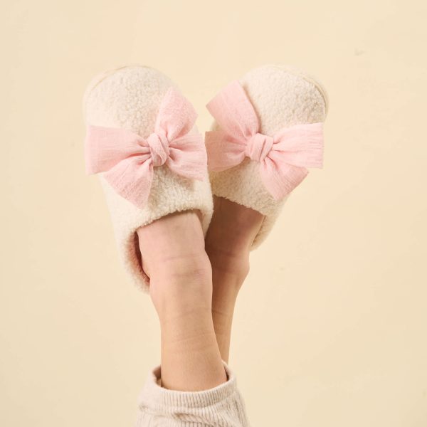 Betty Bow Blush Fuzzy Slippers, S/M
